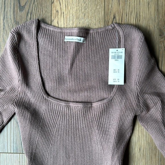 NWT- Abercrombie A&F Long Sleeve Ribbed Body Suit. Mauve - Picture 2 of 6